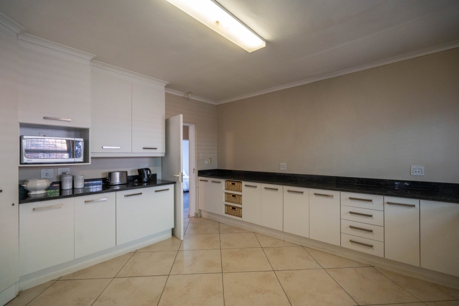 6 Bedroom Property for Sale in West Bank Eastern Cape